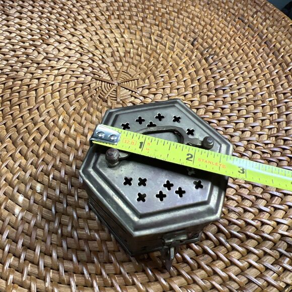 Vintage Brass Cricket Cage Box for Trinkets Jewelry for Good Luck hinged lid - Picture 6 of 6